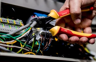 BAHCO obcinak boczny izolowany, do prac z napięciem 1000V, z progresywną krawędzią tnącą 160mm, ERGO [2101S-160] - Kombinerki i obcęgi - miniaturka - grafika 2