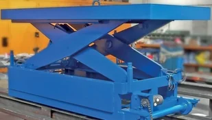 432 43268369 Podnośnik nożycowy udźwig 500 kg wymiary platformy 900x600 mm wysokość podnoszenia 900 mm) 68369-uniw - Stoły warsztatowe - miniaturka - grafika 2