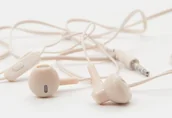 Słuchawki - sinsay Słuchawki dokanałowe - kremowe - miniaturka - grafika 1