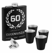 Piersiówki - Murrano Piersiówka czarna z 4 kieliszkami i grawerem dla niego na 60 urodziny PIER-BK-022 - miniaturka - grafika 1