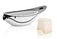 Siekacze tarki i szatkownice - Blomus Tarka do sera Navetta, srebrna, 7x19,5x10 cm (63565) - miniaturka - grafika 1