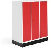 Meble do szkół i przedszkoli - AJ Produkty Szafka do szatni 03, 3 moduły, 3 drzwi, 1340x1200x550 mm, czerwony, z podstawą - miniaturka - grafika 1