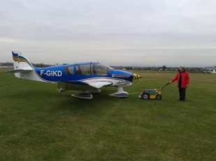 000 Ciągnik holownik elektryczny do transportu wózków maks nośność ciągnika 4000 kg) 00078970 78970-uniw - Wózki magazynowe - miniaturka - grafika 5