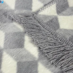 Koc 150/200 cm - KOSTKA ( biały / szary ) - Koce - miniaturka - grafika 2