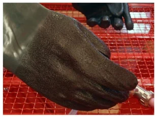 215 APTUT Piaskarka kabinowa solidna góra pojemność 220 L ciśnienie robocze 40-80 psi)2.75 5.5 bar) 21577633 77633-uniw - Pozostałe narzędzia pneumatyczne - miniaturka - grafika 5