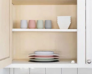 EZPZ Silikonowy kubeczek szary Tiny Cup  EZPZ 818156021387 - Kubki dla dzieci - miniaturka - grafika 11