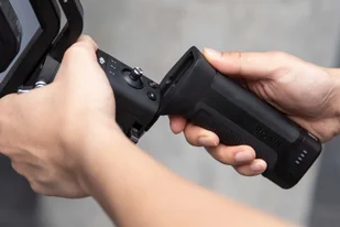 DJI Uchwyt z akumulatorem BG18 grip Ronin-SC rc-16303-0 - Akcesoria do statywów - miniaturka - grafika 2