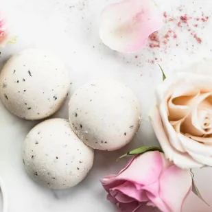 Róża - półkula kąpielowa - Kosmetyki do kąpieli - miniaturka - grafika 3