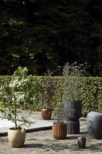 Broste Copenhagen Broste Copenhagen - Zestaw trzech donic Karmen Broste Copenhagen - Zestaw trzech donic Karmen - Donice - miniaturka - grafika 2