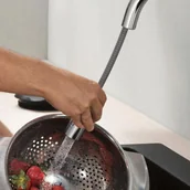 Baterie kuchenne - Hansgrohe Focus M42 Bateria kuchenna z wyciąganą wylewką chrom - miniaturka - grafika 1