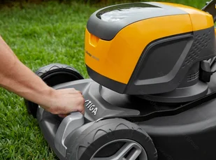 Stiga Kosiarka COLLECTOR 548e S Akumulatorowa z napędem + 2 Akumulatory 4 Ah + Ładowarka podwójna - Kosiarki - miniaturka - grafika 7