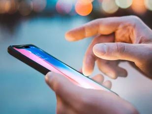 Spigen Szkło Glas.tR Slim FC Apple iPhone X Xs Czarne 4250X1 - Szkła hartowane na telefon - miniaturka - grafika 6