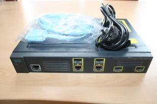 Cisco ME 3400  2 Combo + 2 SFP AC (ME-3400G-2CS-A) - Switche - miniaturka - grafika 2
