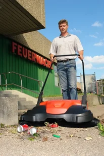 Haaga 697 ( OO-OTHHA697 ) - Zamiatarki - miniaturka - grafika 4