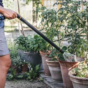 Fiskars Regulowana lanca zraszająca Fiskars 1052185 1052185 - Węże ogrodowe i zraszacze - miniaturka - grafika 3