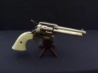 Repliki - broń - Denix SA REPLIKA REWOLWER PEACEMAKER NA STOJAKU S.COLT MODEL 1150NQ+800 1150NQ+800 - miniaturka - grafika 1