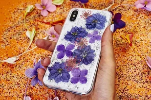PURO Glam Hippie Chic Cover - Etui iPhone X (prawdziwe płatki kwiatów chabrowe) IPCXHIPPIEC4VIO - Etui i futerały do telefonów - miniaturka - grafika 2