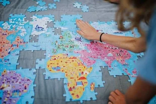 Janod Puzzle Edukacyjne z Figurkami 3d Cuda Świata 350 Elementów 7 +, - Puzzle - miniaturka - grafika 19