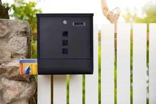 Lumarko Lumarko Skrzynka na listy HANS z gazetnikiem czarna SKRZYNKA HANS CZARNY  Goc - Skrzynki na listy - miniaturka - grafika 9