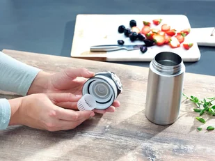 Leifheit Kubek termiczny Flip 350 ml srebrny - Kubki termiczne - miniaturka - grafika 4