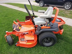 Ariens APEX 52" ZERO-SKRĘT TRAKTOREK OGRODOWY KOSIARKA SAMOJEZDNA SPALINOWA DO TRAWY 132cm KAWASAKI 23KM PREMIUM V-TWIN - Kosiarki traktorki - miniaturka - grafika 24