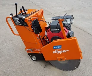 HONDA NORTON CLIPPER Holandia NORTON CLIPPER CSB1 P21 PIŁA PILARKA PRZECINARKA SPALINOWA JEZDNA DROGOWA DO BETONU ASFALTU BUDOWLANA 600mm 20KM GX630 - OFICJALNY DYSTRYBUTOR - AUTORYZOWANY DEALER NORTON CLIPPER 70184645495 - Piły spalinowe - miniaturka - grafika 2