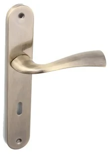 Kuchinox klamki Klamka MADERA do drzwi wewnętrznych na szyldzie długim na klucz KLM_3M1A KLM_3M1A - Klamki Kuchinox klamki Klamka MADERA do drzwi wewnętrznych na szyldzie długim na klucz KLM_3M1A KLM_3M1A - Klamki - miniaturka - grafika 3