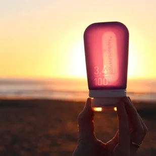 Humangear Podróżna silikonowa butelka na płyny Humangear GoToob+ L HG3117-E - Butelki dla niemowląt - miniaturka - grafika 6