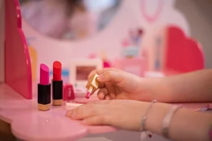 Janod Janod  -  Toaletka z Akcesoriami Mała Miss - Zabawy w naśladowanie dorosłych - miniaturka - grafika 13