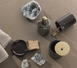 Kela KELA MARMUROWY DOZOWNIK NA MYDŁO W PŁYNIE LIRON FREEFORM KE-20012 - Mydelniczki i dozowniki mydła - miniaturka - grafika 3