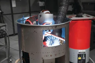 322 Schweibkraft Mobilny system odciągu dymów spawalniczych do regularnego użytku Schweibkraft wydatek max 1100 m/h moc 1,5 kW) 32278503 78503-uniw - Spawarki - miniaturka - grafika 3