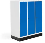 Meble do szkół i przedszkoli - AJ Produkty Szafka do szatni 03, 3 moduły, 3 drzwi, 1340x1200x550 mm, niebieski, z podstawą - miniaturka - grafika 1