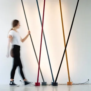 MARTINELLI LUCE Martinelli Luce Elastica lampa podłogowa, żółta - Lampy stojące - miniaturka - grafika 4