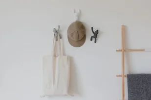 Umbra Wieszak ścienny Buddy szaro biały by 318165-023 - Wieszaki i stojaki - miniaturka - grafika 8