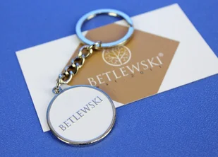 BETLEWSKI (PL) Brelok Na Klucze BETLEWSKI Biały Ze Zdobieniem - Etui na klucze - miniaturka - grafika 2