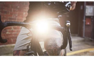 Knog Lampka rowerowa przednia PWR Rider 450 lumenów - Lampki rowerowe - miniaturka - grafika 2